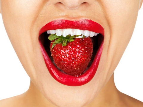 8 Natural Ways to Keep Your Teeth White At Home!